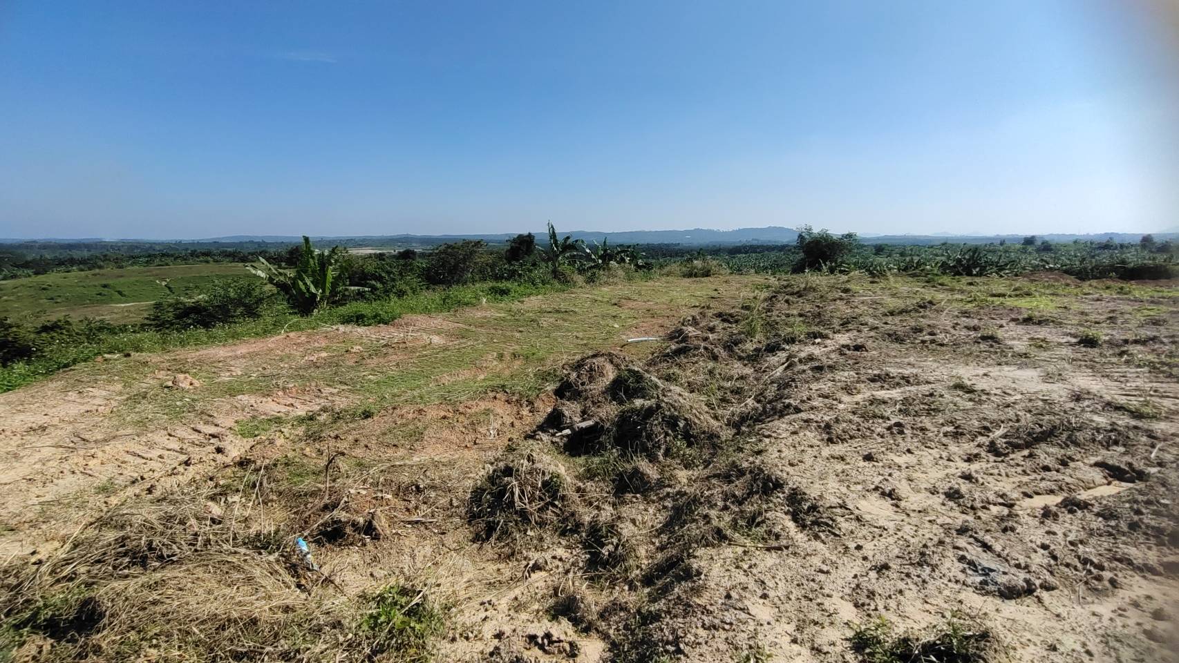 title - ปทจ.กระบี่ พร้อมเจ้าหน้าที่ที่เกี่ยวข้องลงพื้นที่ติดตามความก้าวหน้าการดำเนินงานโครงสร้างพื้นฐานในพื้นที่ คทช.แปลงตำบลกระบี่น้อย